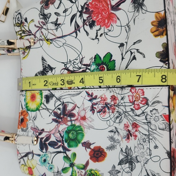 Whitebgreen red floral dragonfly zip up hand bag purse pretty cute - Picture 6 of 9